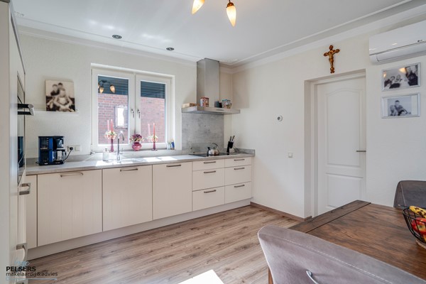 Medium property photo - Prins Bernhardlaan 10, 5953 EB Reuver